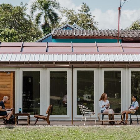 The Yard Hostel เชียงใหม่ ภายนอก รูปภาพ